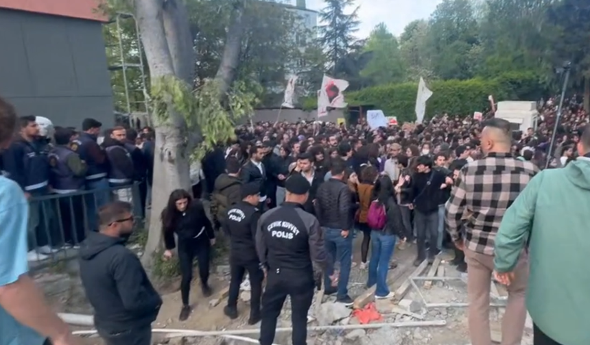 Boğaziçi Üniversitesi’ndeki Protestoda 4 Öğrenci Tutuklandı