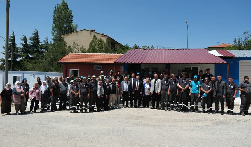 Sivrihisar Belediye Başkanı Dökmeci Belediye Personeliyle Bayramlaştı