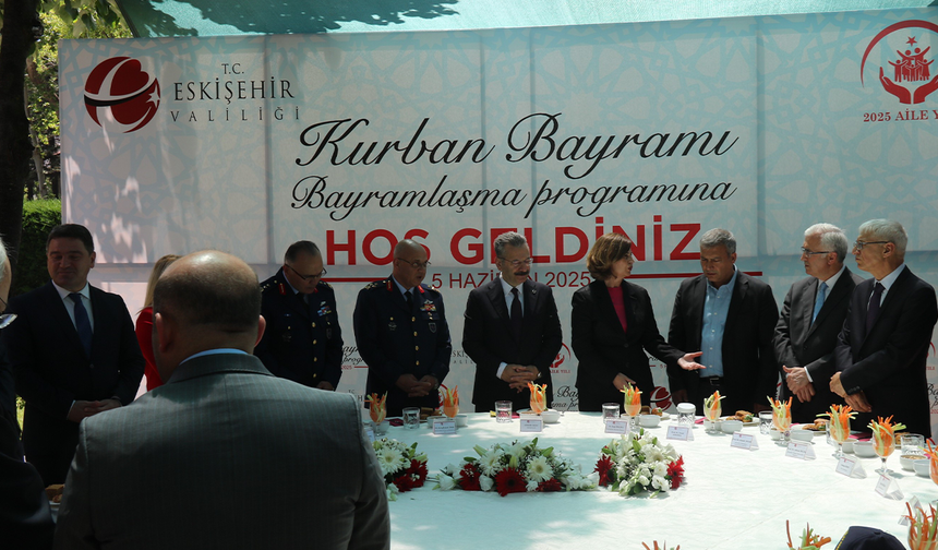 Eskişehir Protokolü Bayramlaşma İçin Bir Araya Geldi