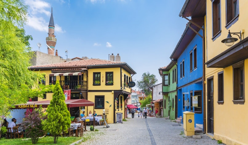 Eskişehir Bu Yaz Yabancı Misafirlere Ev Sahipliği Yapacak