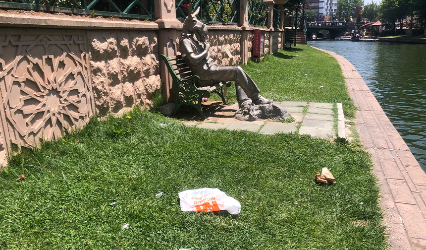 Eskişehir’de Uyarılara Rağmen Çöp Sorunu Büyüyor