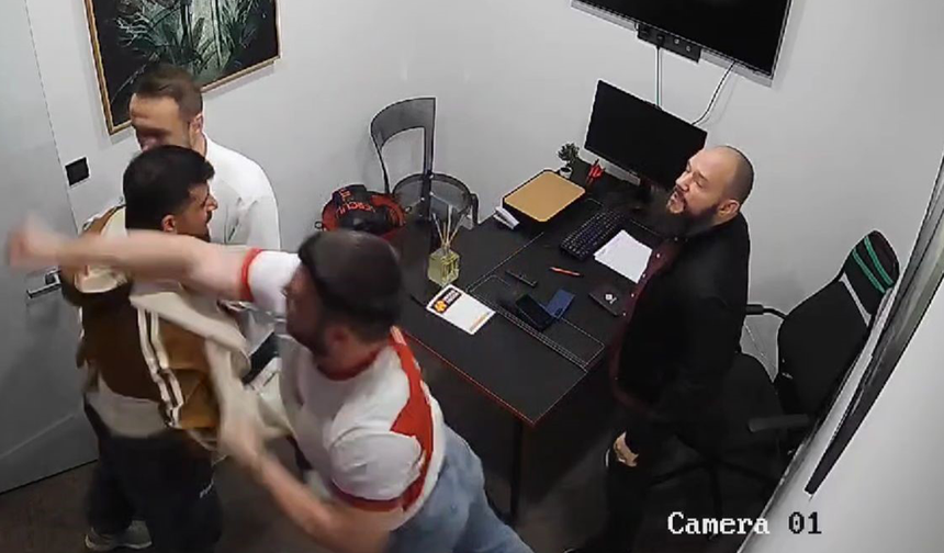 Milli Sporcuyu Dakikalarca Dövüp Silah Çektiler!