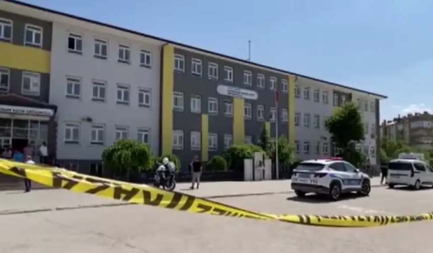 Okulda Silahlı Saldırıya Uğrayan Öğretmen Yaşamını Yitirdi