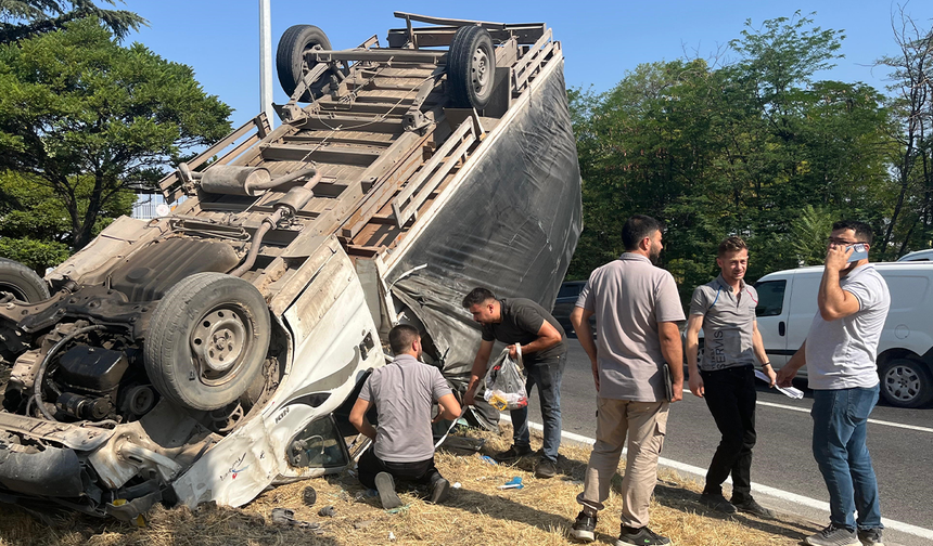 Eskişehir'de Adeta Can Pazarı Yaşandı! Kamyonet Ters Döndü