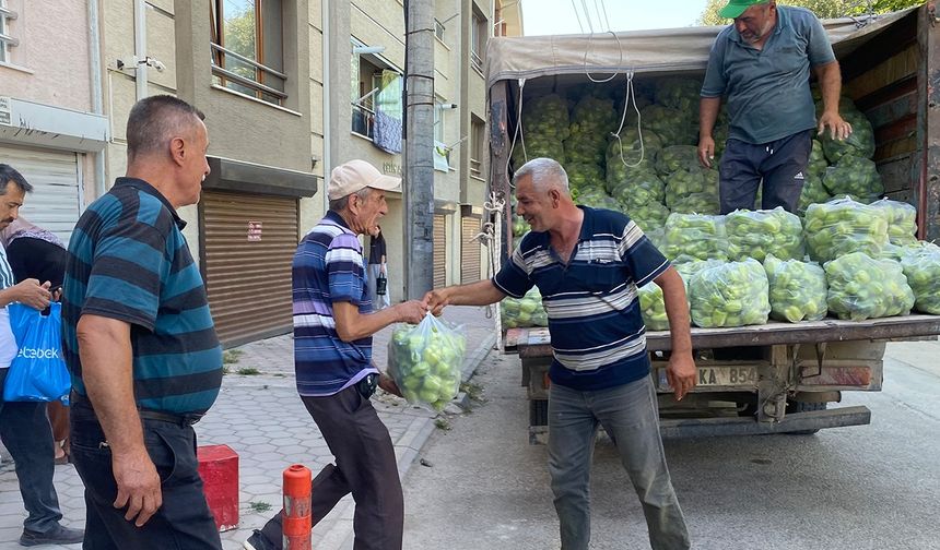 Eskişehir Çiftçisinden Bedava Biber Protestosu