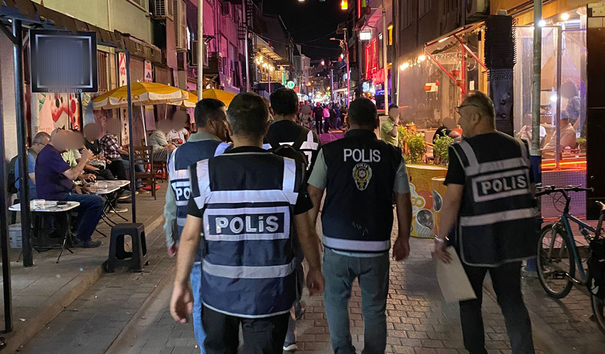 Eskişehir Polisinden Eğlence Mekanlarına Gece Baskını