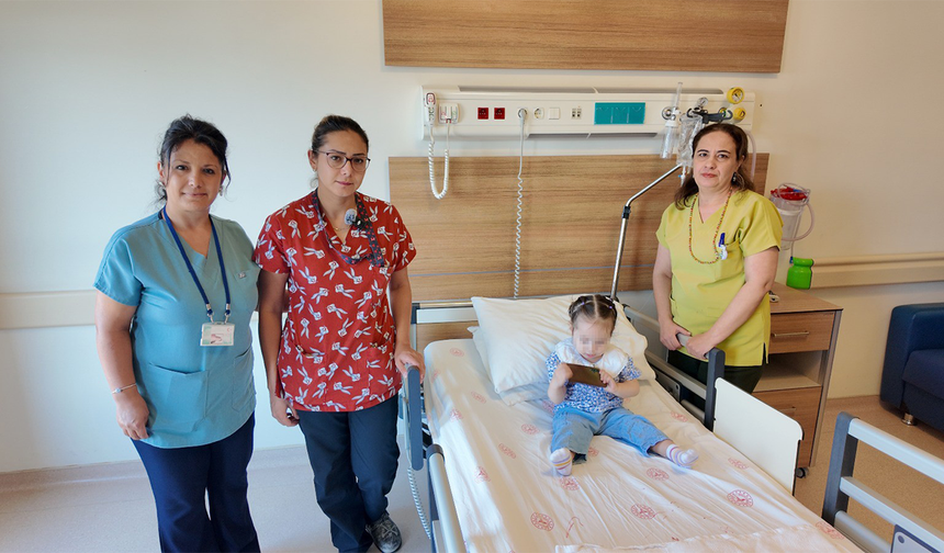 Eskişehir’de 8 Aylık Bebeğin Böbreğindeki Taş Çıkarıldı