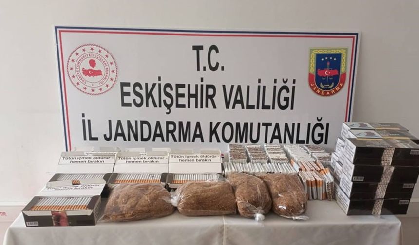 Eskişehir’de Araçtan Çıkanlar Jandarmayı Hayrete Düşürdü