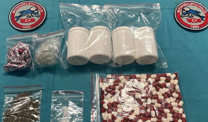 Eskişehir’de Durdurulan Şüpheli Araçtan Zehir Zulası Çıktı