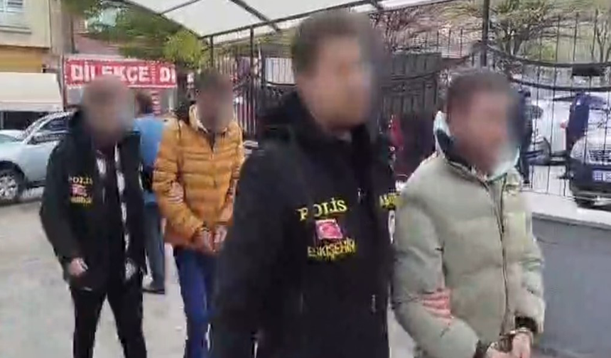 Eskişehir’de Kilit Tanımayan  Hırsızlar Yakayı Ele Verdi