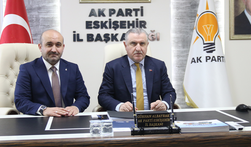 Bakan Bak’tan AK Parti Eskişehir İl Başkanlığı’na Ziyaret!