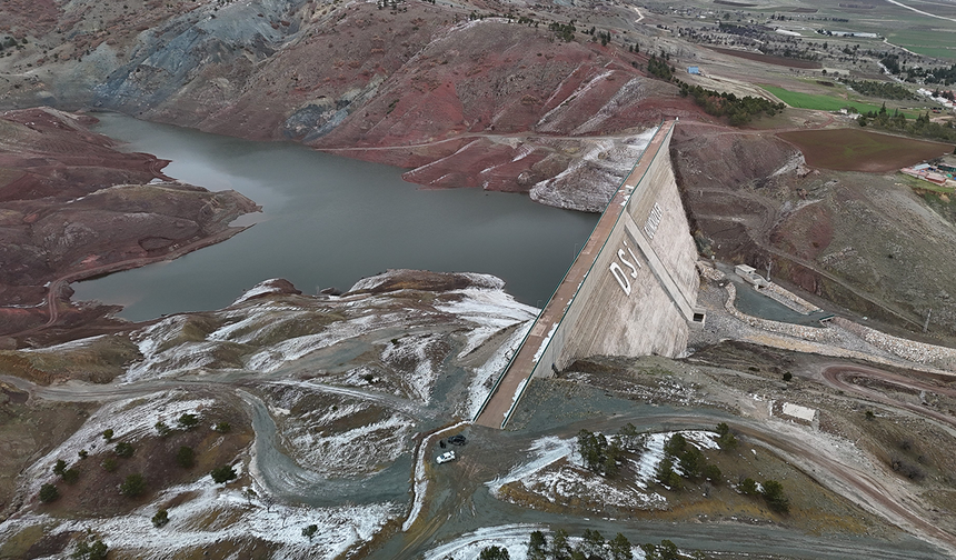 Eskişehir’de Korkutan Tablo! Baraj Suları Adeta Tükendi!