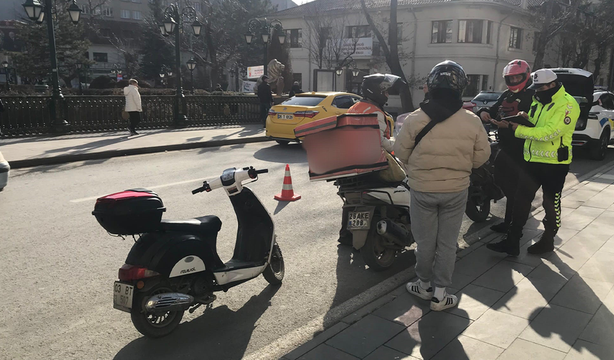 Eskişehir'de Kurallara Uymayan Motosikletçilere Ceza Yağdı!