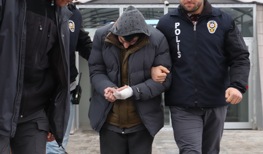 Eskişehir'de Üvey Oğlu Tarafından Bıçaklanan Babadan Acı Haber!