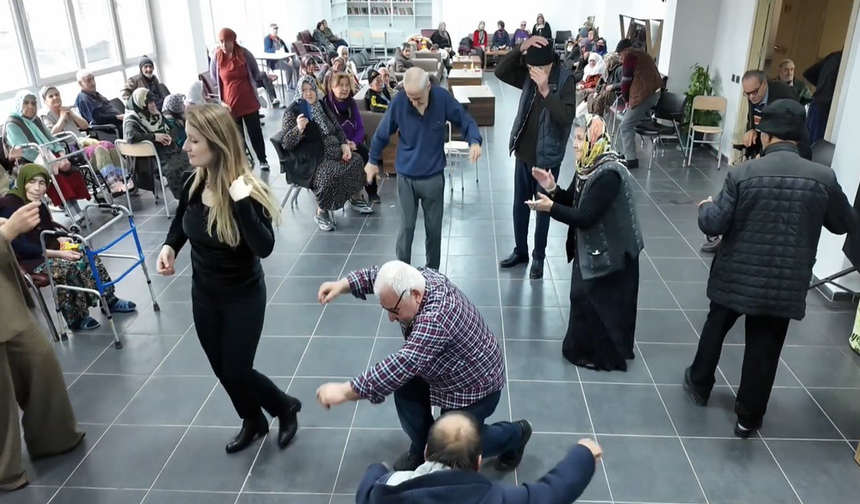 Eskişehir’de Yaşlılar Konserlerle Moral Buluyor