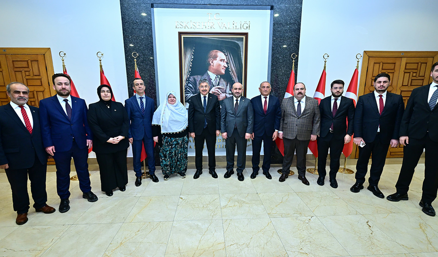 AK Parti Eskişehir Teşkilatı’ndan Vali Yılmaz’a Ziyaret!