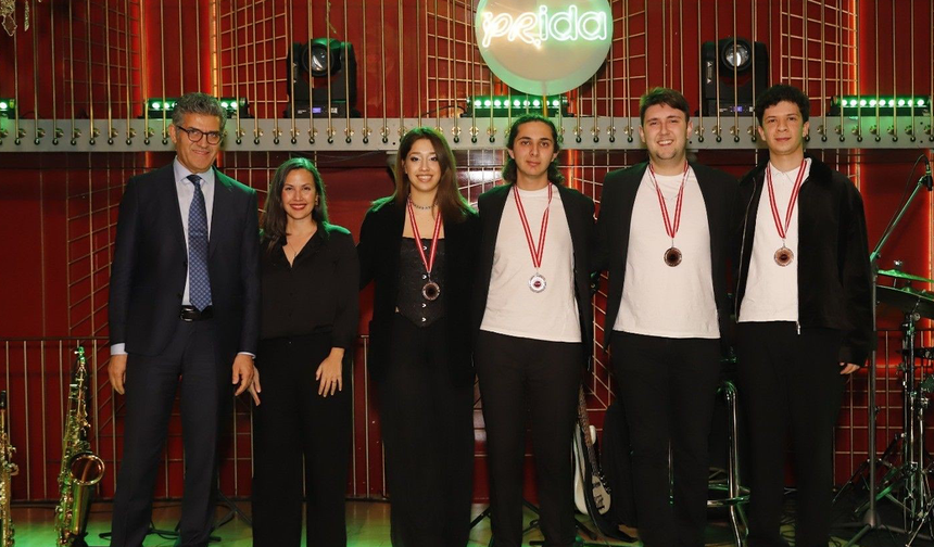 Anadolu Üniversitesi Öğrencileri Dereceyle Döndü!