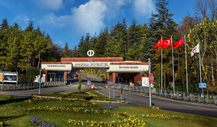 Anadolu Üniversitesi Uluslararası Eğitim Fuarında Öne Çıktı!
