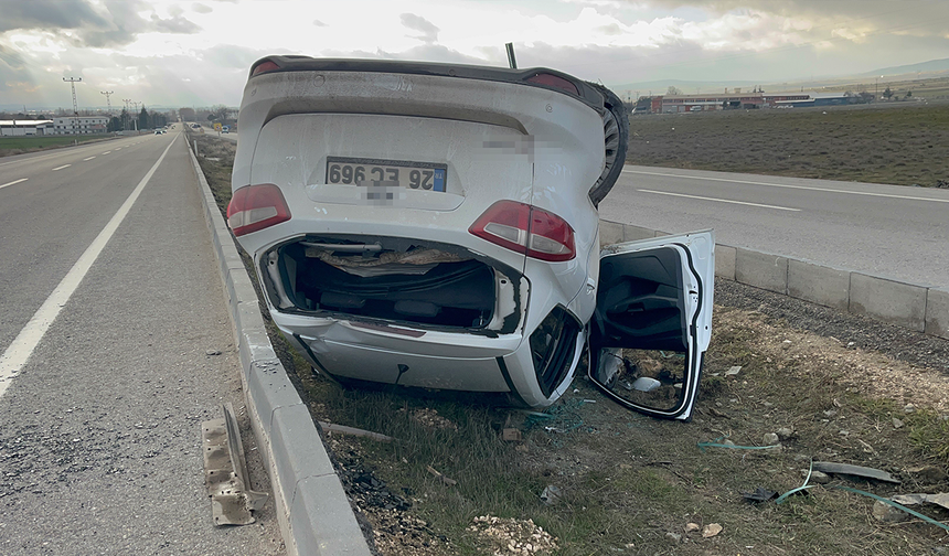 Eskişehir Sarıcakaya Yolunda Can Pazarı! Otomobil Takla Attı