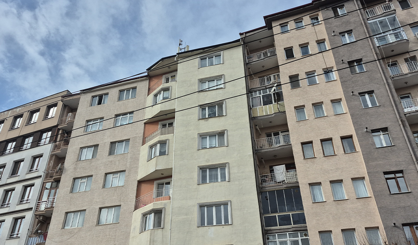 Eskişehir’de 7 Katlı Binadan Düşen İşçiden Acı Haber!