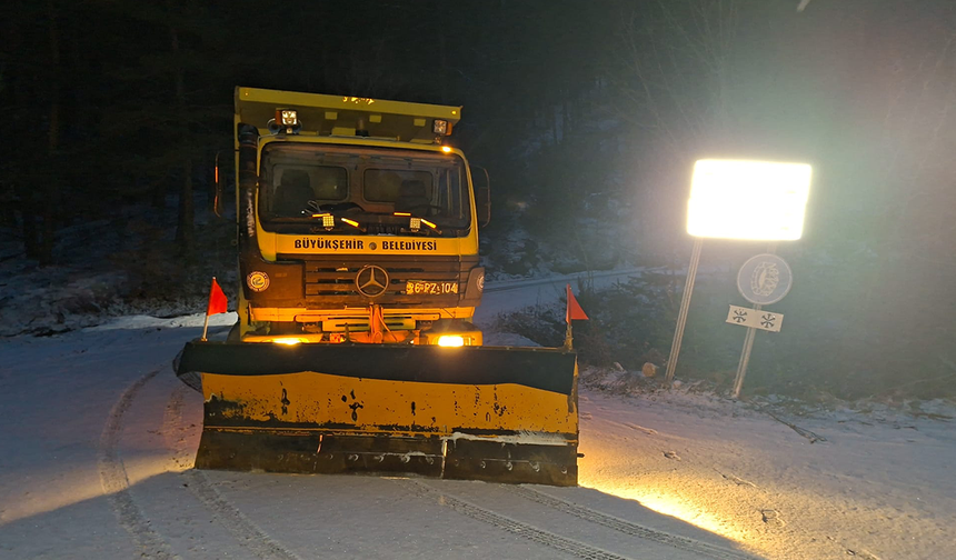Eskişehir'de Bir İlçede Karla Mücadele Devam Ediyor!