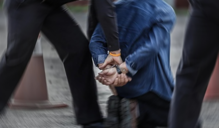 Eskişehir’de Ekipler Yüzlerce Kaçak Paket Ele Geçirdi!