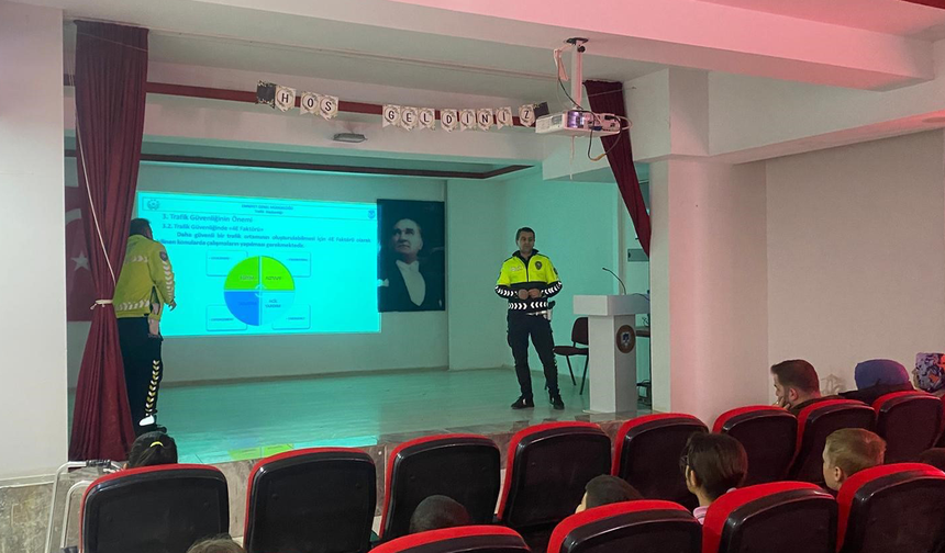 Eskişehir’de Öğrencilere Emniyet Ekiplerinden Önemli Eğitim!