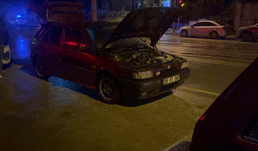Eskişehir'de Seyir Halindeki Otomobil Aniden Alev Aldı!