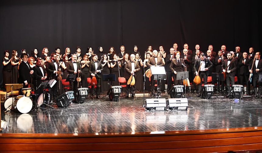 Eskişehir’de Türk Halk Müziği Korosu 52. Yıl Konserine Yoğun İlgi!