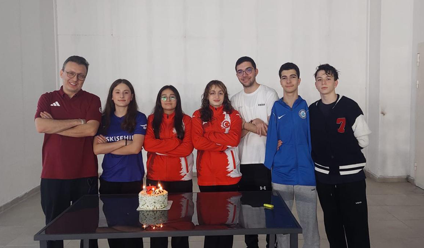 Eskişehirli Sporculardan Yüzme Yarışmasında Madalya Yağmuru!