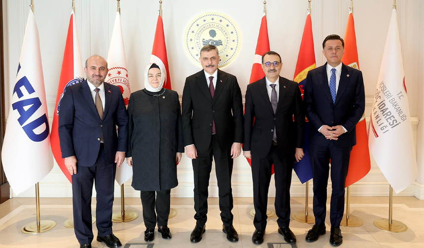 AK Parti Eskişehir Teşkilatından Bakan Çiftçi’ye Hayırlı Olsun Ziyareti!