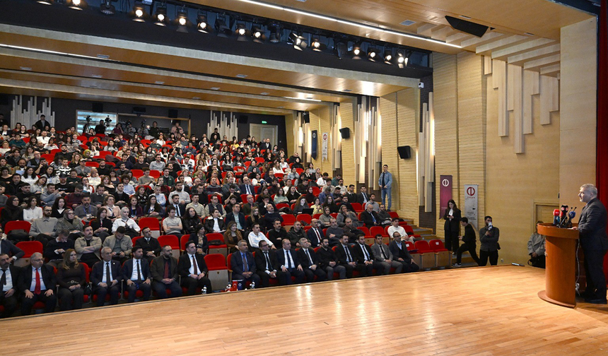 Anadolu Üniversitesi’nde Yapay Zeka ve Habercilik Eğitimi Verildi!