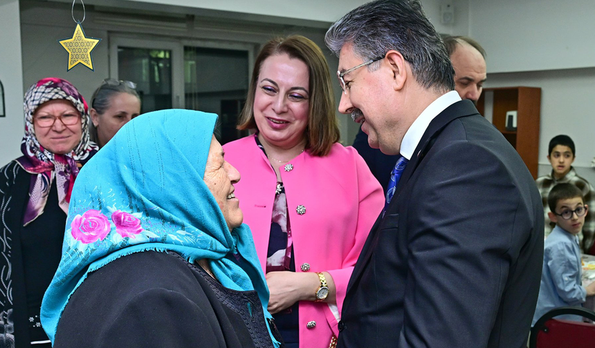 Eskişehir Valisi Yılmaz İftarda Huzurevi Sakinleriyle Buluştu!