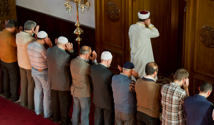 Eskişehir'de Bayram Namazı Kaçta? Bayram Namazı Nasıl Kılınır?