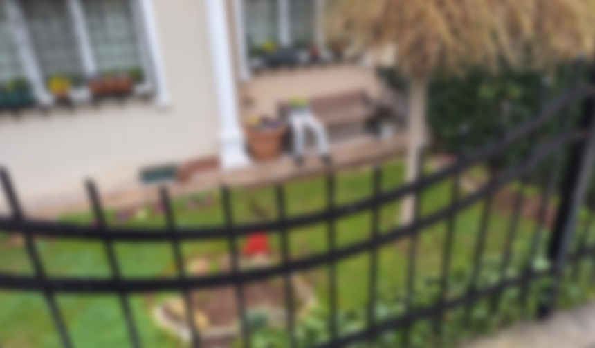 Eskişehir’de Bu Bahçe İlk Bakışta Görenleri Ürkütüyor!