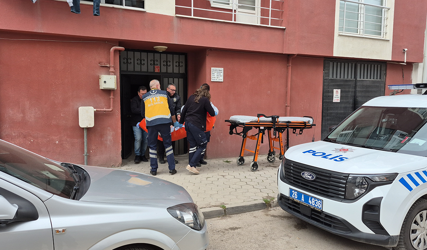 Eskişehir’de Evinde Düşen Yaşlı Kadın İçin Ekipler Seferber Oldu!