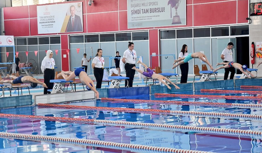 Eskişehir’de Heyecan Dolu Yüzme Müsabakaları Başladı!