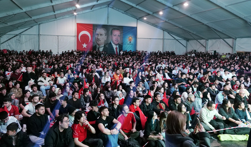 Eskişehir’de Milli Maç Heyecanı Dede Korkut Parkı'nda Yaşandı!