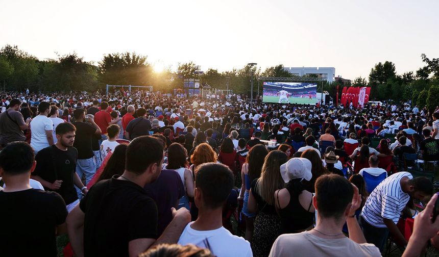 Eskişehir’de Milli Maç Heyecanı Dev Ekranda Takip Edilecek!