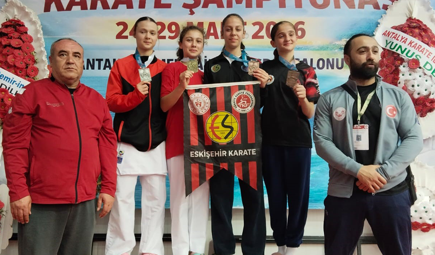 Eskişehirli Karatecilerden Şampiyonada Büyük Başarı!