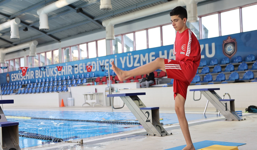 Eskişehirli Milli Yüzücü Avrupa’da Türkiye’yi Temsil Edecek!