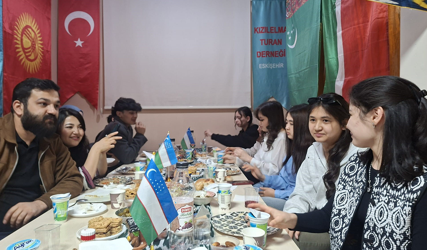 Özbekistanlı Öğrenciler Eskişehir’de İftarda Buluştu!