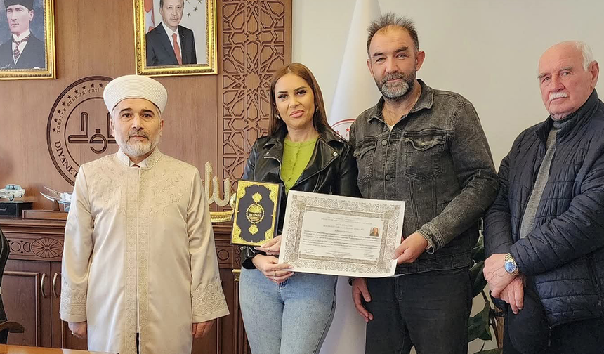 Rus Vatandaşı Alena Knaub Eskişehir’de Müslüman Oldu!