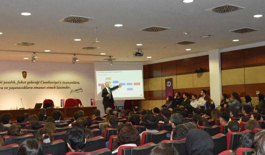 TCMB Başkan Yardımcısı Akçay’dan Eskişehir’de Enflasyona Dair Önemli Mesaj!