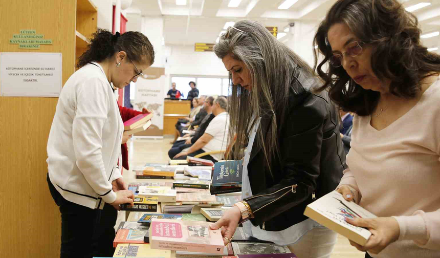 Anadolu Üniversitesi’nde 81 İlde Kitap Okuyoruz Etkinliği!