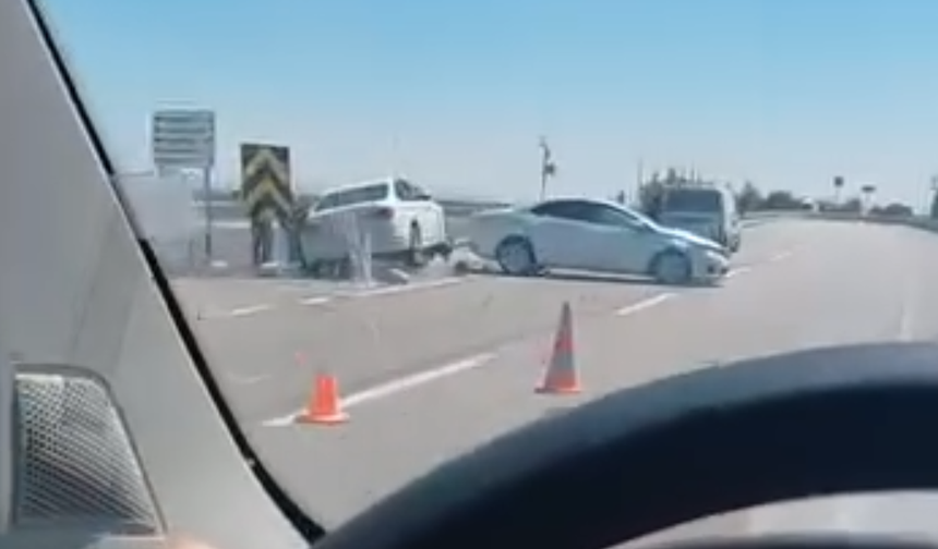 Eskişehir Yolunda Bir Kaza Daha! Araç Refüje Savruldu!