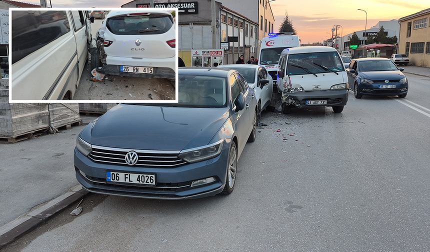 Eskişehir’de 4 Aracın Karıştığı Kazada Faciadan Dönüldü!