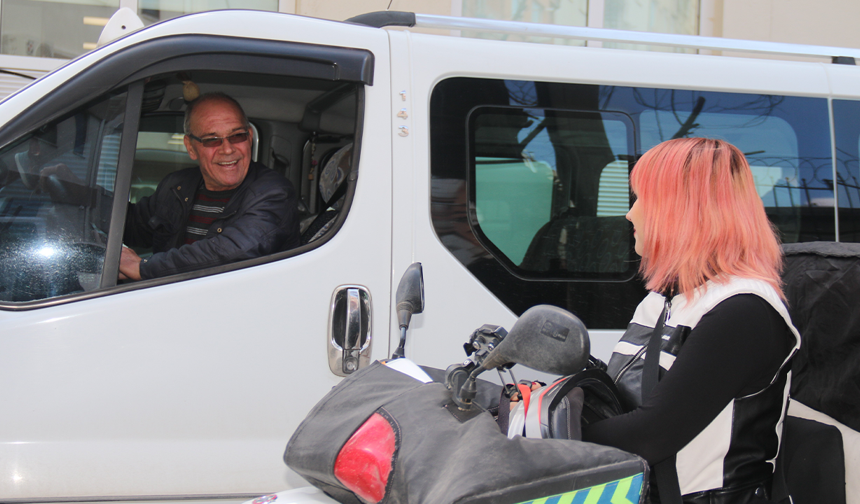 Eskişehir’de Acı Tesadüf! Trafikte Gördüğü Kurye Yıllar Önce Kaybettiği Kızını Anımsattı!