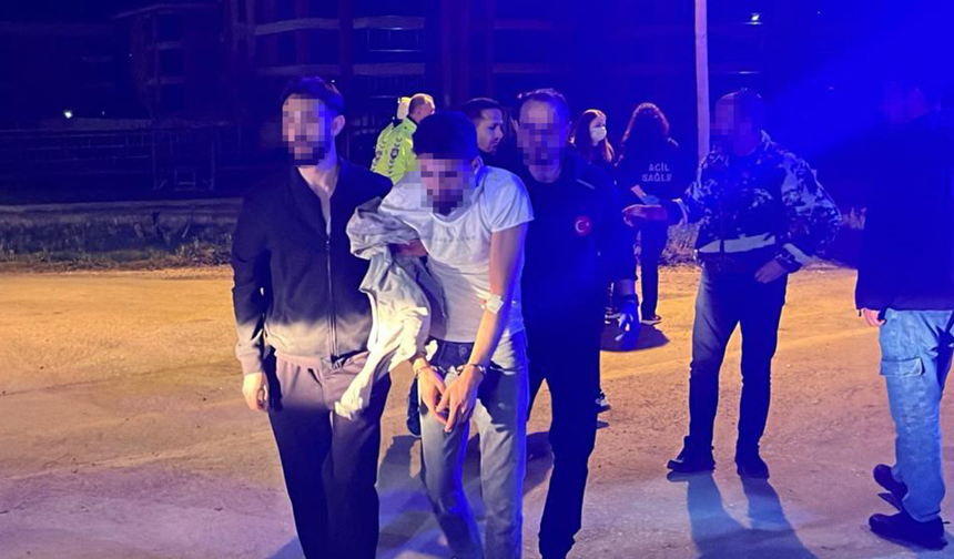 Eskişehir’de Polisten Kaçan Araç Ateş Açılarak Durduruldu!