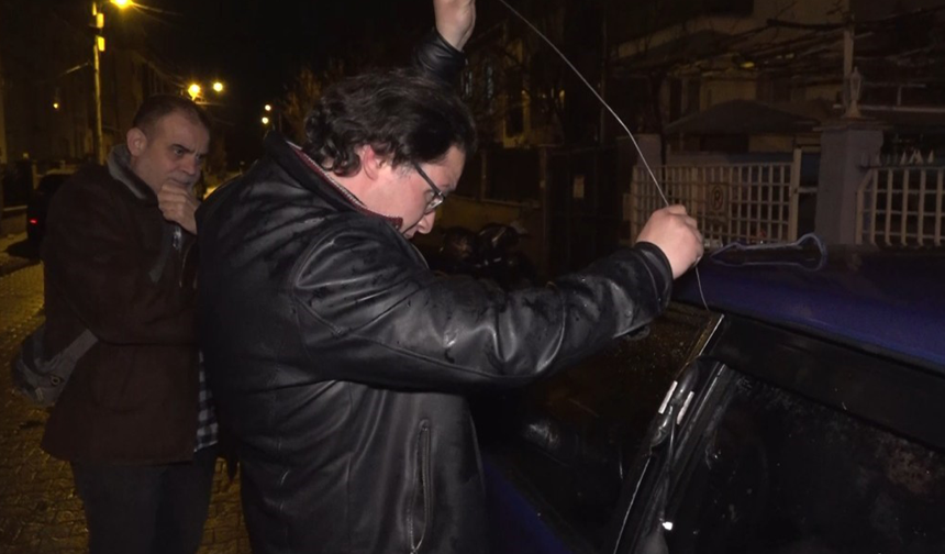 Eskişehir’de Anahtarı Kontakta Unutan Sürücü Çareyi Çilingirde Buldu!